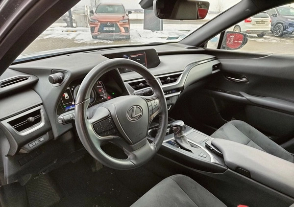 Lexus UX cena 129900 przebieg: 29702, rok produkcji 2020 z Dobrzyca małe 232